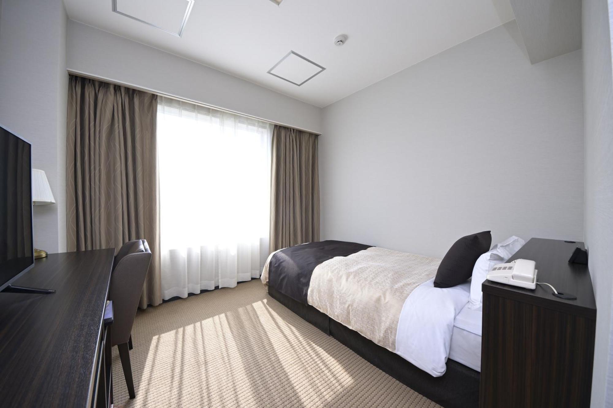 The Italia Ken Hotel Niigata Bagian luar foto